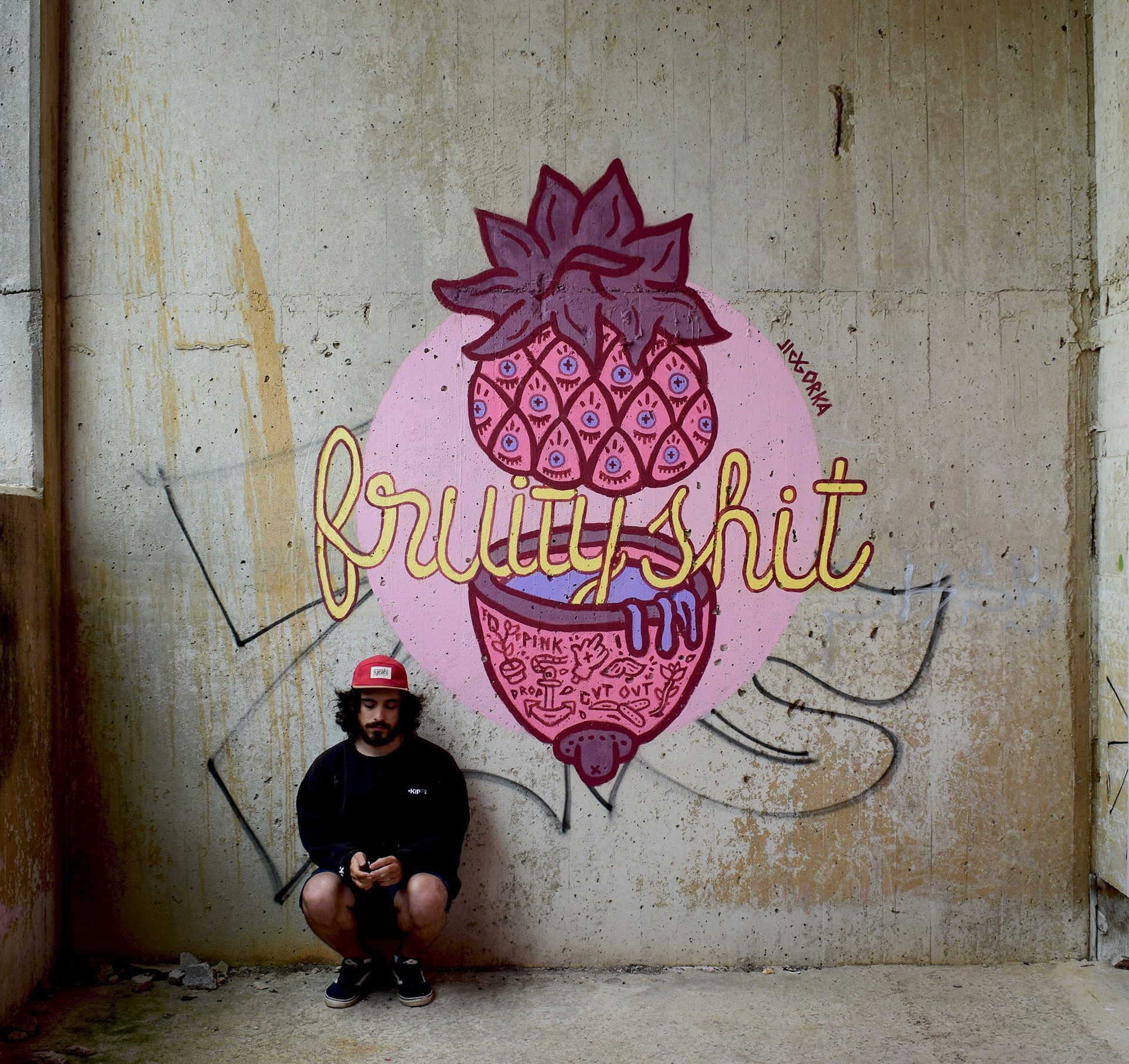 Fruity Shit | mural pintado por Gorka Gil